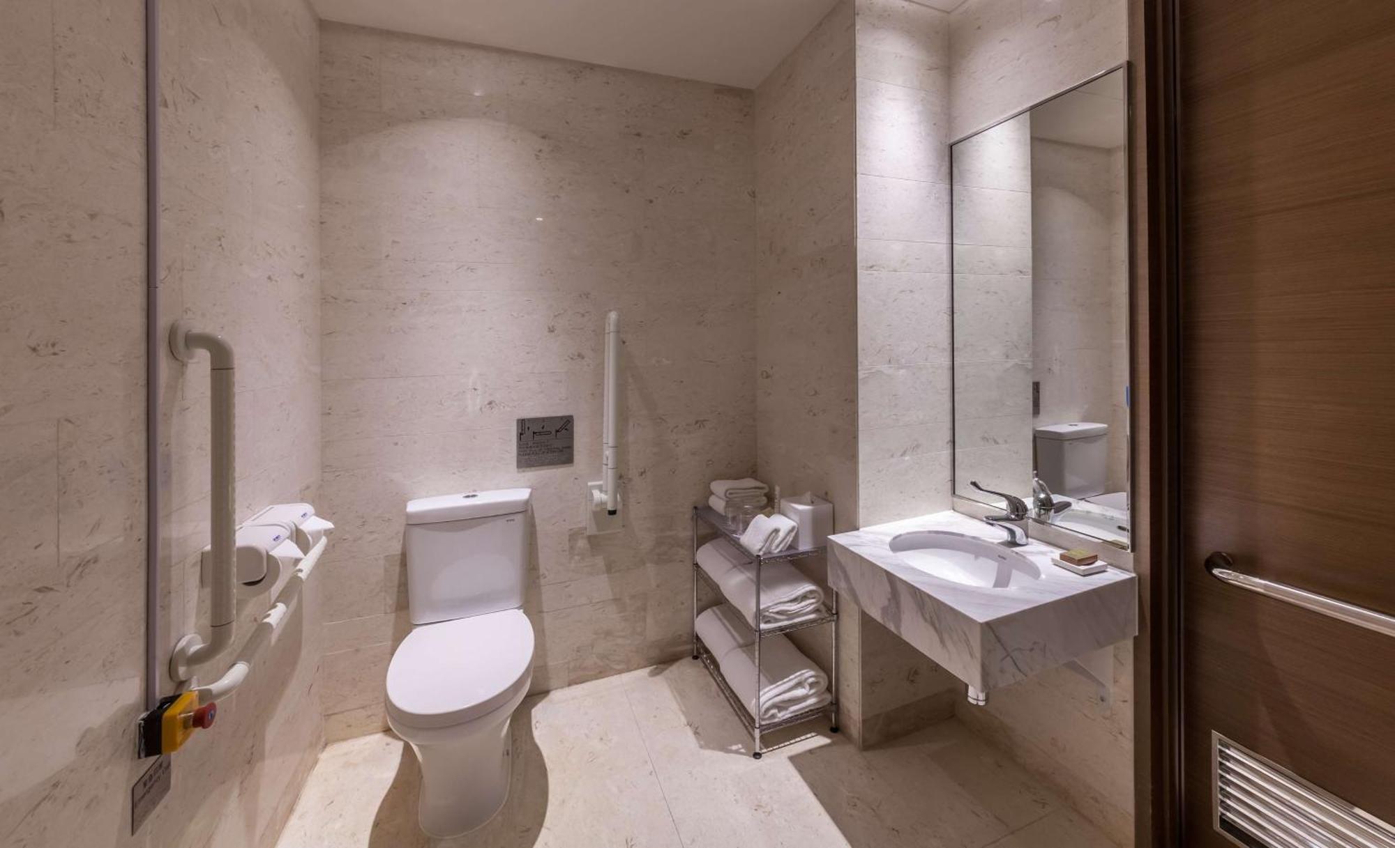Hilton Garden Inn Hong Kong Mongkok Екстериор снимка